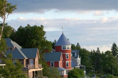 The 17 Best Maine Cabins And Cottages To Rent In 2024