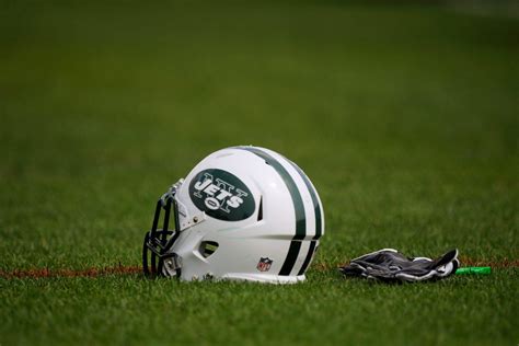 New York Jets Reportedly Release Veteran Defensive Back - The Spun