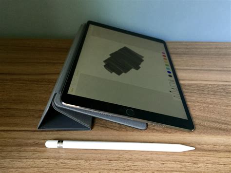 10.5-inch iPad Pro keyboards: Smart Keyboard vs. Logitech Slim Combo