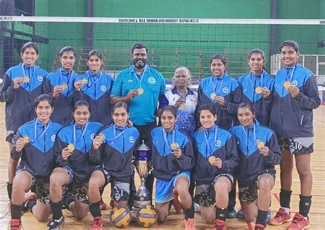 SRM IST Volleyball (Women) team Won GOLD MEDAL in the All India Inter University Volleyball (W ...