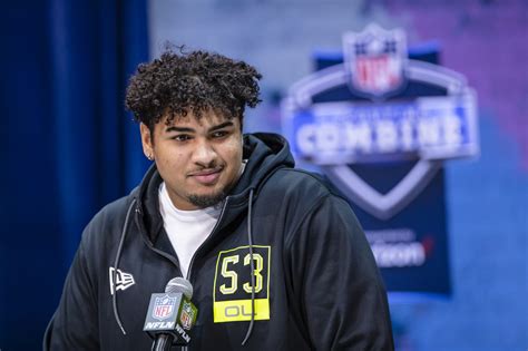 Draft Grade: Tampa Bay Buccaneers score big with Tristan Wirfs selection