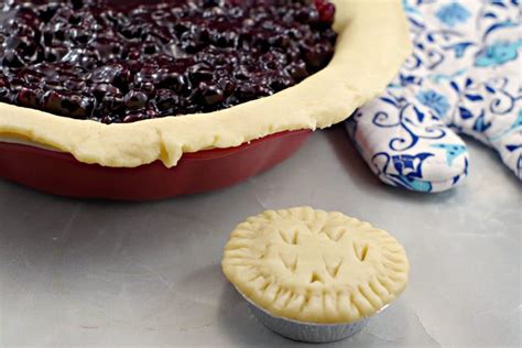 Saskatoon Berry Pie | Filling and Sauce - Food Meanderings