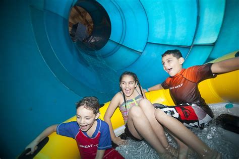 Top 5 Indoor Water Parks in New England: A Fun Getaway