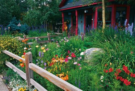 Defining the New American Cottage Garden - FineGardening Craftsman Landscaping, Farmhouse ...