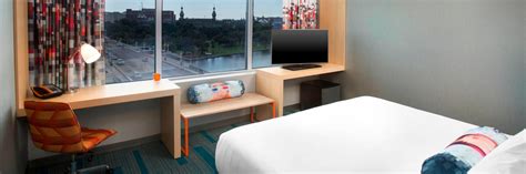 Downtown Tampa Hotel Rooms in Florida | Aloft Tampa Downtown