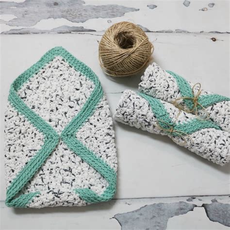 Free Rustic Farmhouse Dishcloth Pattern - MJ's off the Hook Designs