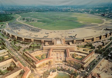 TEMPELHOF-SCHÖNBERG | vue générale de l'aéroport | West berlin, Berlin germany, Aerial photography