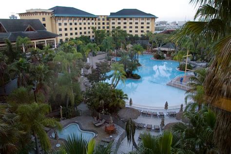 Guide to the Universal Loews Royal Pacific Resort - Universal Loews ...