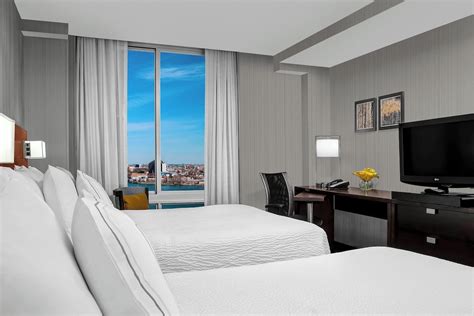 Courtyard by Marriott New York Manhattan/Upper East Side Reviews, Deals ...