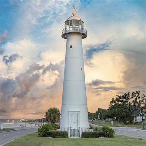 Biloxi lighthouse | Biloxi lighthouse, Biloxi beach, Biloxi