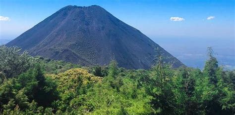 Santa Ana Volcano in El Salvador. Ilamatepec Volcano - El Salvador INFO.