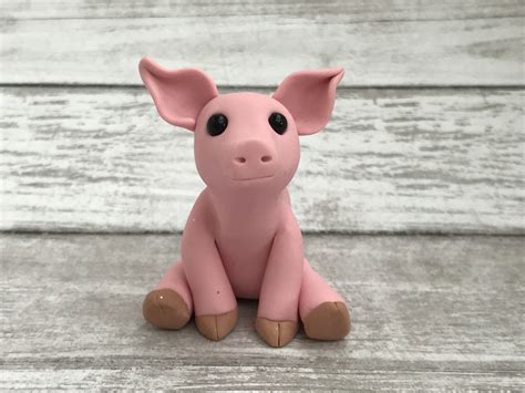 Polymer clay pig! | Pig sculpture, Polymer clay christmas, Sculpture clay