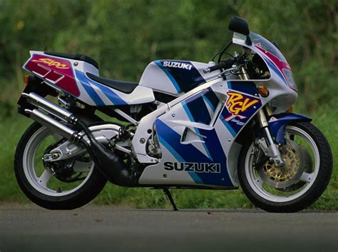 SUZUKI RGV250 (1987-1997) Review | Speed, Specs & Prices | MCN