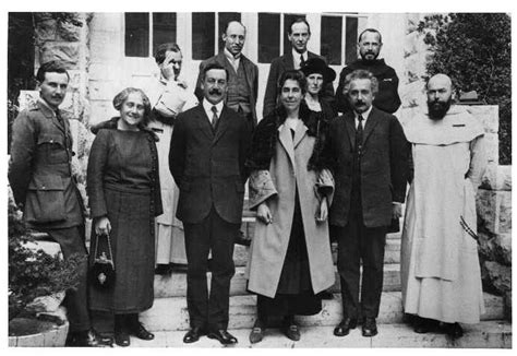 Albert Einstein with his family in the 1900's! | Albert einstein, Albert, Einstein