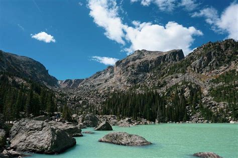 Trekking to Lake Haiyaha in Rocky Mountain NP (Colorado)