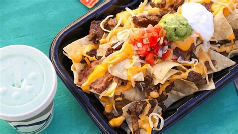 FAST FOOD NEWS: Taco Bell BOSS Nachos - The Impulsive Buy