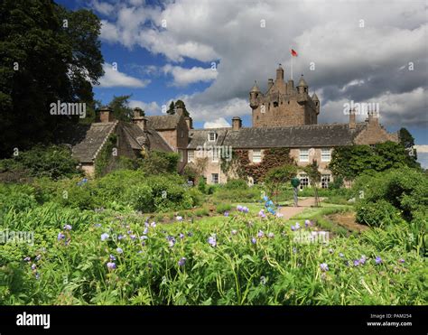 Cawdor castle garden hi-res stock photography and images - Alamy