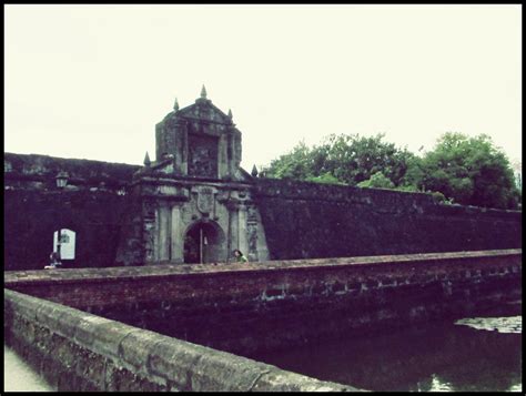 The Quaint Traveler: A Glimpse of Intramuros: Fort Santiago