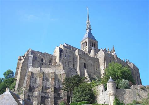 Top 10 Facts about the Mont Saint-Michel in Normandy - Discover Walks Blog