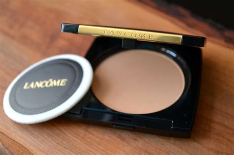 The Staycationer: Lancome | Dual Finish Versatile Powder