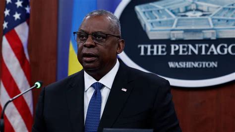 Defense Secretary Lloyd Austin hospitalized with bladder issue ...