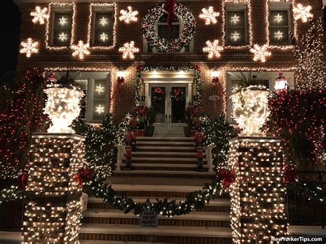 Dyker Heights Christmas Lights 2016 - New Yorker Tips