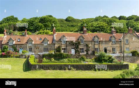 Cottages at Sandsend on the North Yorkshire Coast, July 2015 Stock Photo - Alamy