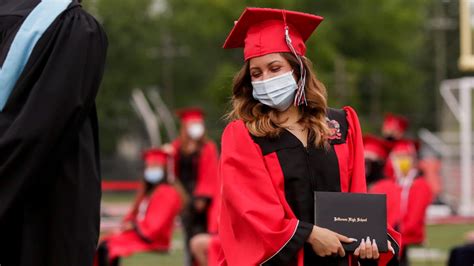 Lafayette Jefferson holds outdoor graduation ceremony for class of 2020