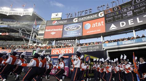 2010 Recap Photos | Pinstripe Bowl | New York Yankees