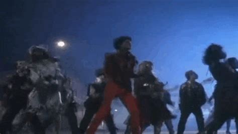 Michael Jackson's Thriller 101: A Special Halloween GIF-torial | E! News