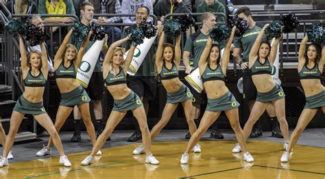 Oregon Ducks Cheerleaders « TravelJapanBlog.com