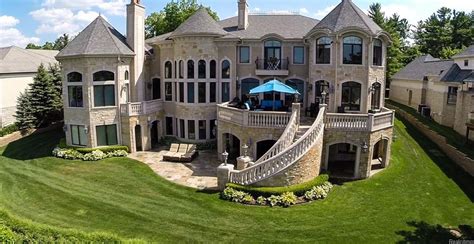 $9.75 Million Lakefront Mansion In Orchard Lake, MI | Homes of the Rich