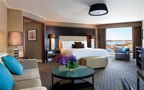 Four Seasons Hotel Sydney - Great Barrier Reef Australia