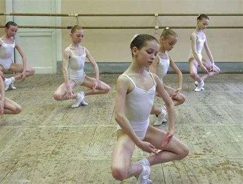 students at Vaganova Ballet Academy | Ballet technique, Vaganova ballet ...