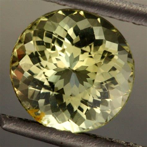 1.64 cts Golden Yellow Beryl (RBE02) | Yellow beryl, Gemstones, Golden ...