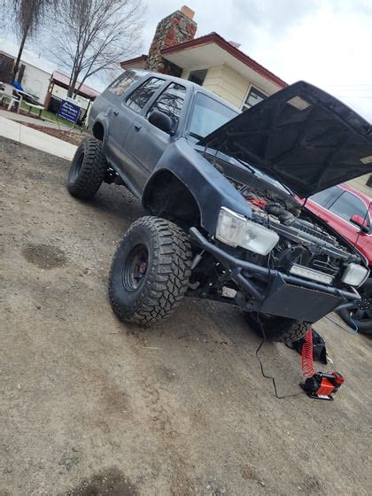 View build 5 Inch Lifted 1992 Toyota 4Runner 4WD | Rough Country