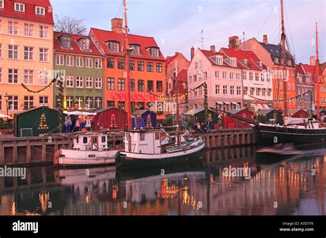 Nyhavn, Christmas Market, Copenhagen Stock Photo - Alamy