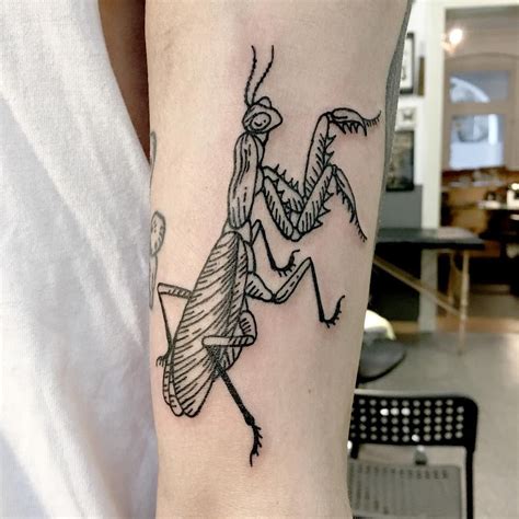 Praying Mantis Tattoo - Tattoo Designs