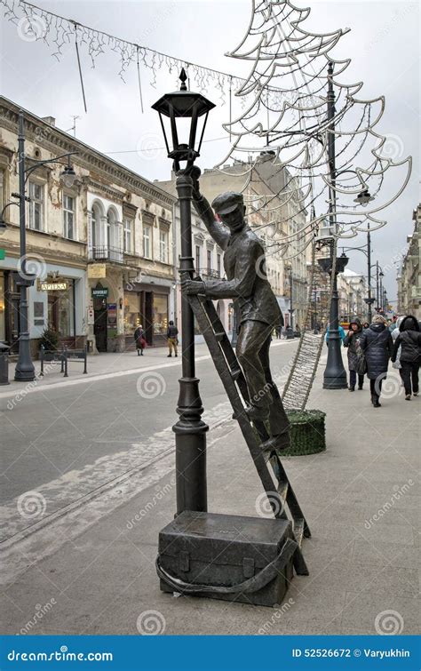 Statue of Lamplighter. editorial photography. Image of town - 52526672