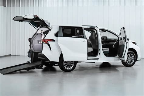 World’s First Wheelchair-Accessible Toyota Sienna Hybrid Conversion - Freedom Motors USA