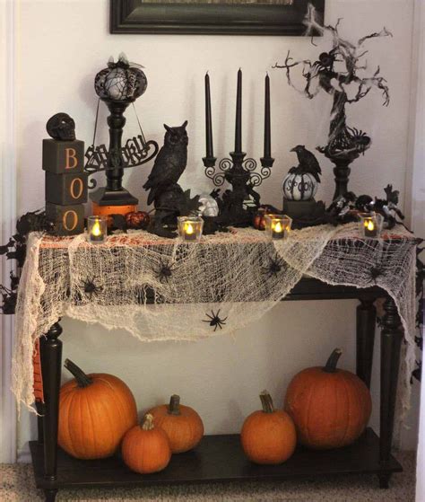 25 Ideas To Style Your Console Table With Spooky Halloween Decorations ...