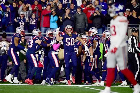 Patriots score touchdowns in all three phases in 35-14 win over Giants