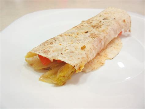 How to Make Veggie and Melted Cheese Wraps: 8 Steps