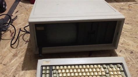 Compaq Portable Plus - My FIRST Retro PC! - YouTube