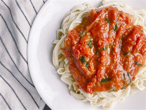 Homemade Fresh Tomato & Basil Pasta Sauce — The Trail To Health