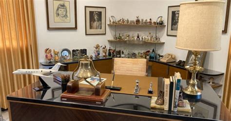 Walt Disney Studios Tour Takes D23 Members Inside Walt's Office ...