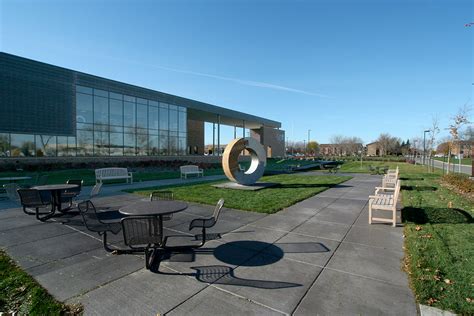 ST. CLOUD TECHNICAL COLLEGE INTERIOR REMODEL & LANDSCAPING | Donlar Construction