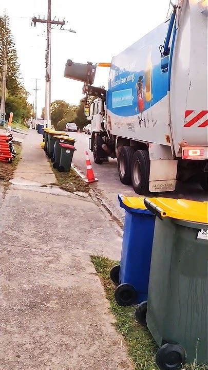 Auckland Council Rubbish Collection | Recycle Bin Auckand | NZ Diaries - YouTube