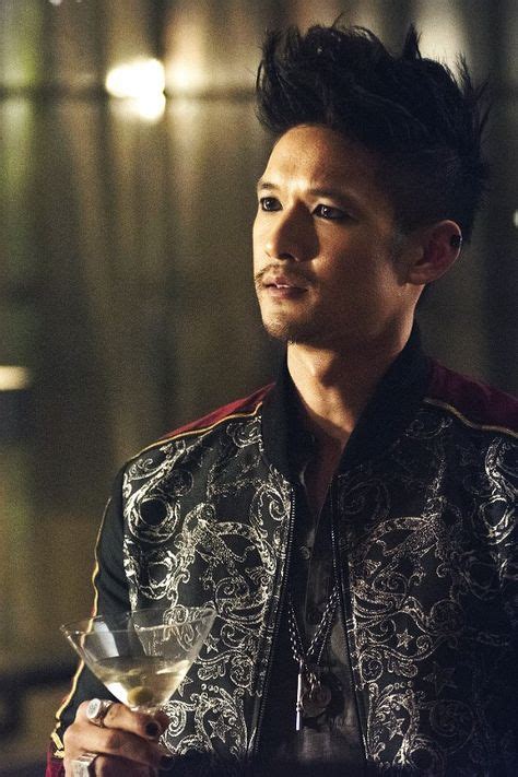 Magnus Bane | Shadowhunters em 2019 | Instrumentos mortais, Caçadores das sombras e Malec