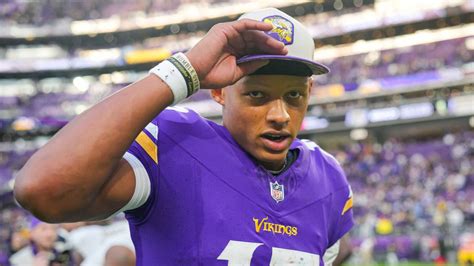 'Blown away': Vikings QB Joshua Dobbs proves he’s here to stay | Yardbarker